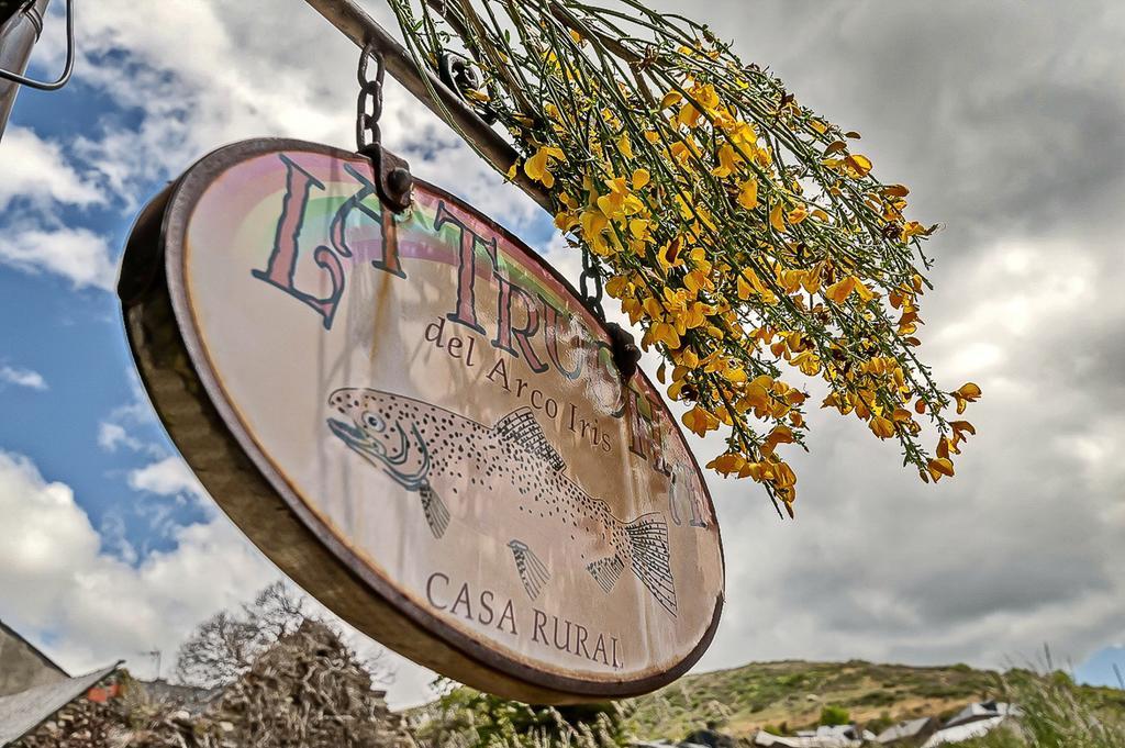 La Trucha Del Arco Iris Acomodação com café da manhã El Acebo de San Miguel Exterior foto